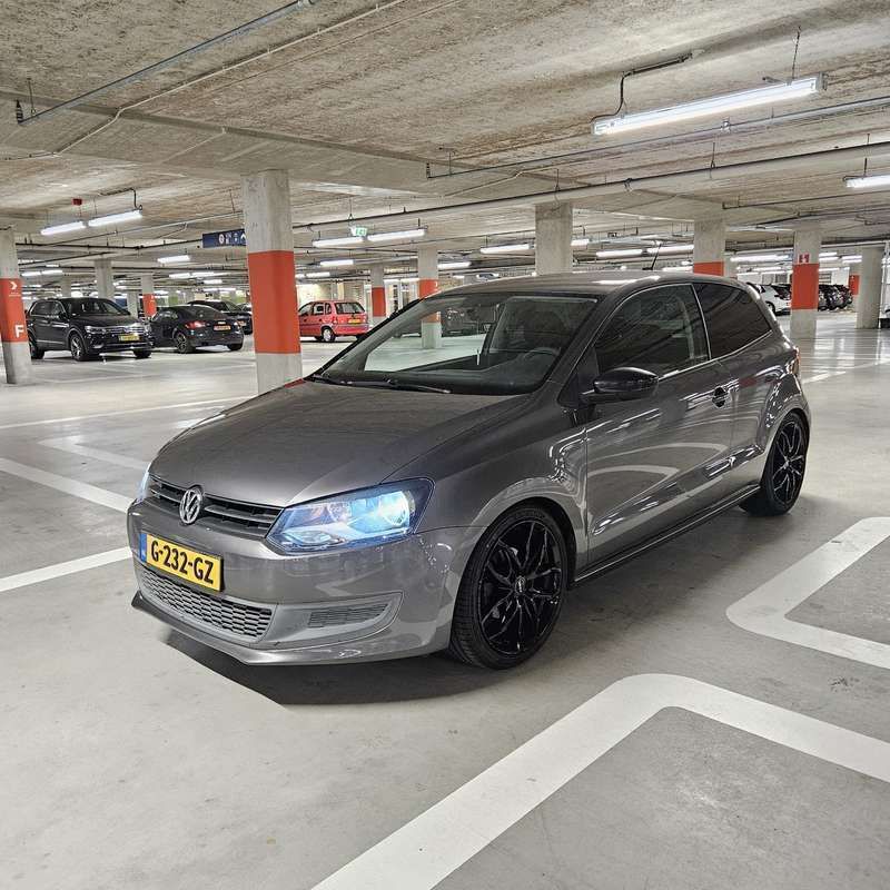 Grijs Gebruikt 2010 VW Polo Hatchback | € 4.950 (Eerlijke prijs) - Afbeelding 1/4