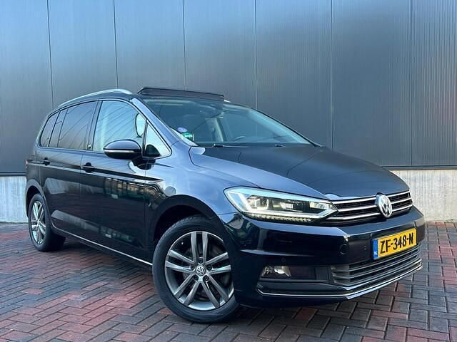 Occasion VW Touran Highline 150 PK (110 kW) 2017 Zwart MPV