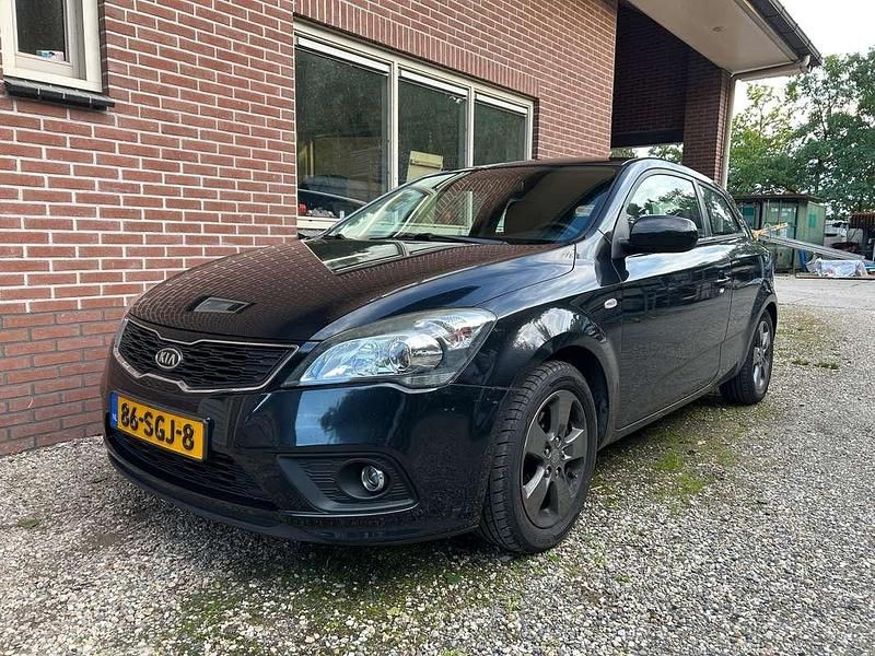 Zwart Gebruikt 2011 Kia ProCeed Hatchback | € 3.850 (Goede deal) - Afbeelding 1/4