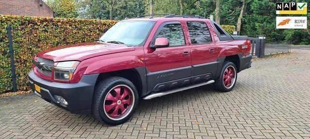 Rood Gebruikt 2005 Chevrolet Avalanche Sedan | € 9.750 - Afbeelding 1/4