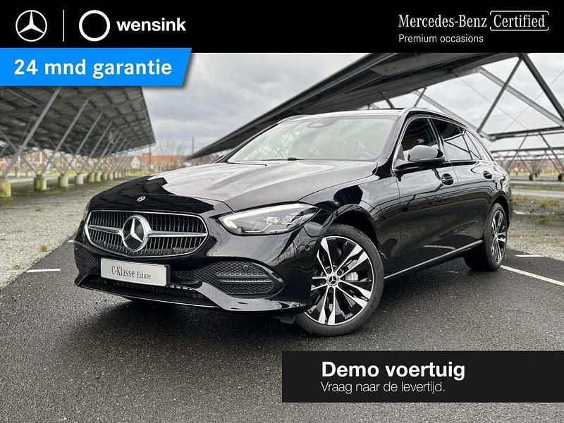 Zwart, metallic lak Gebruikt 2025 Mercedes C300e Luxury Stationwagen | € 57.900 (Duur) - Afbeelding 1/4