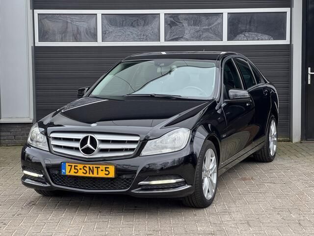 Zwart Gebruikt 2011 Mercedes C180 Avantgarde Sedan | € 8.995 (Goede deal) - Afbeelding 1/4