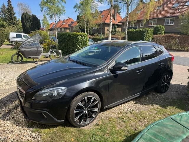 Zwart Gebruikt 2015 Volvo V40 CC Summum Stationwagen | € 7.450 (Eerlijke prijs) - Afbeelding 1/4