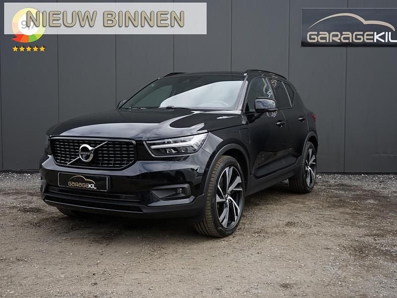 Zwart Gebruikt 2021 Volvo XC40 R-Design SUV | € 34.590 (Eerlijke prijs) - Afbeelding 1/4