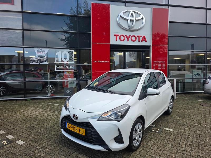 Wit Gebruikt 2019 Toyota Yaris Active Hatchback | € 16.950 (Eerlijke prijs) - Afbeelding 1/4