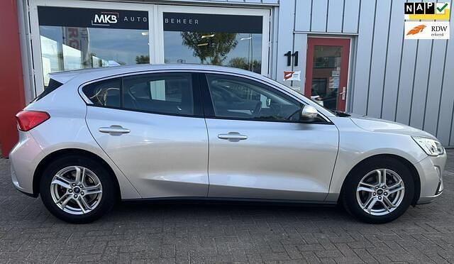Grijs Gebruikt 2019 Ford Focus Business Edition Hatchback | € 9.950 (Eerlijke prijs) - Afbeelding 1/4