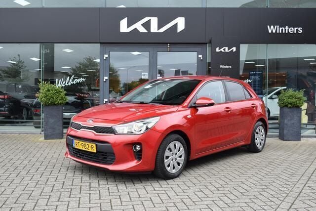 Rood Gebruikt 2018 Kia Rio Hatchback | € 11.940 (Eerlijke prijs) - Afbeelding 1/4