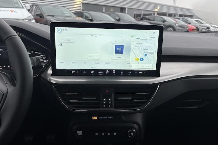 Nieuw Ford Focus Titanium 125 PK (91 kW) 2025 Zwart Hatchback