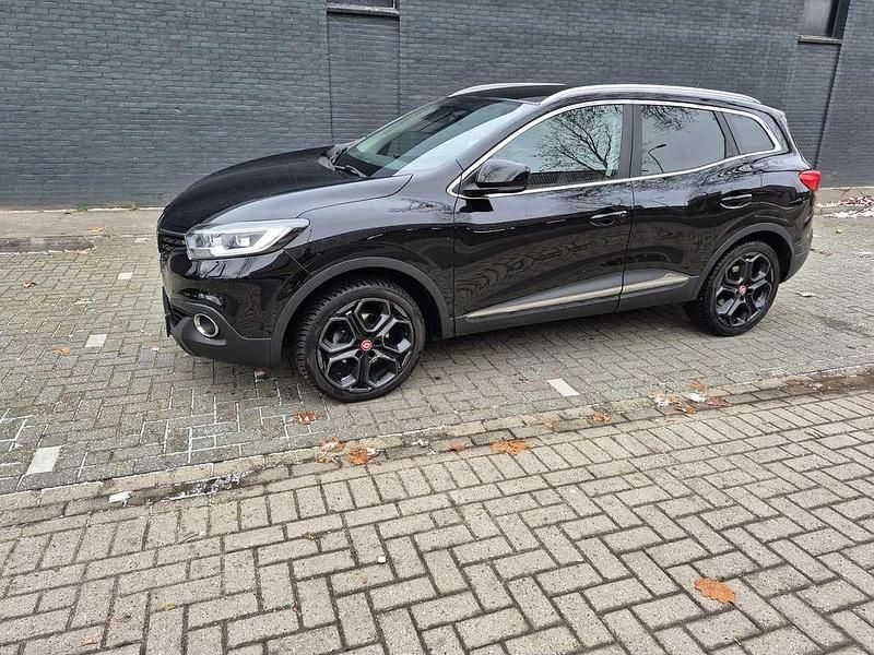 Zwart Gebruikt 2017 Renault Kadjar SUV | € 15.500 (Eerlijke prijs) - Afbeelding 1/4