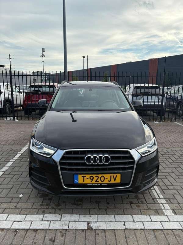 Zwart Gebruikt 2017 Audi Q3 SUV | € 20.500 (Eerlijke prijs) - Afbeelding 1/4