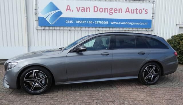 Grijs Gebruikt 2019 Mercedes E200 AMG Stationwagen | € 31.495 (Eerlijke prijs) - Afbeelding 1/4