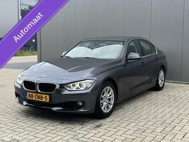 Grijs Gebruikt 2013 BMW 320 Efficient Dynamics Sedan | € 9.250 (Eerlijke prijs) - Afbeelding 1/4