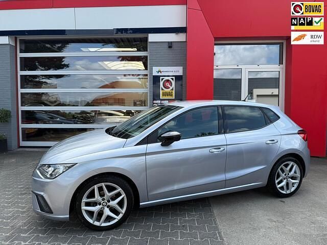 Grijs Gebruikt 2020 Seat Ibiza Business Hatchback | € 16.800 (Eerlijke prijs) - Afbeelding 1/4
