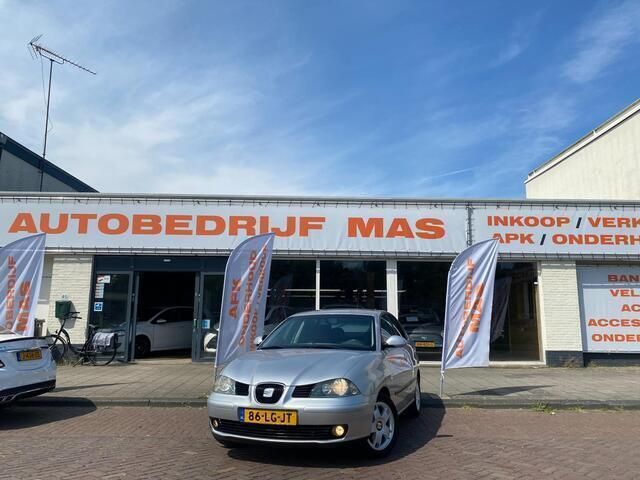 Grijs Gebruikt 2003 Seat Cordoba Sedan | € 999 (Eerlijke prijs) - Afbeelding 1/4