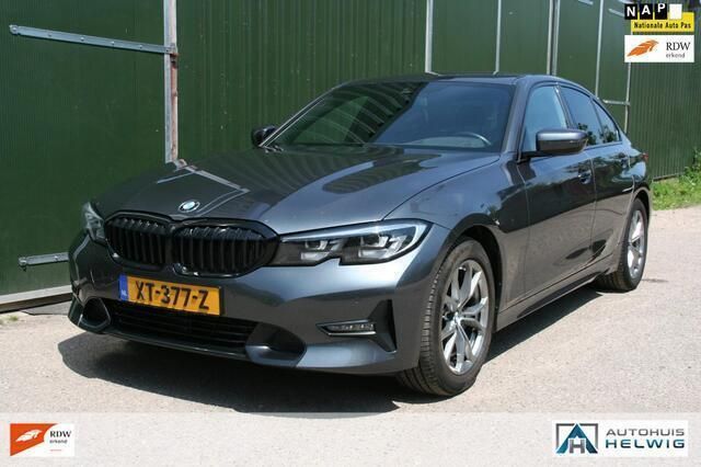 Grijs Gebruikt 2019 BMW 320 Executive Sedan | € 22.950 (Goede deal) - Afbeelding 1/4