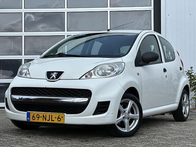 Wit Gebruikt 2010 Peugeot 107 Hatchback | € 1.999 (Goede deal) - Afbeelding 1/4