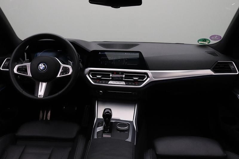 Occasion BMW 330e Shadowline 184 PK (135 kW) 2022 Grijs Stationwagen