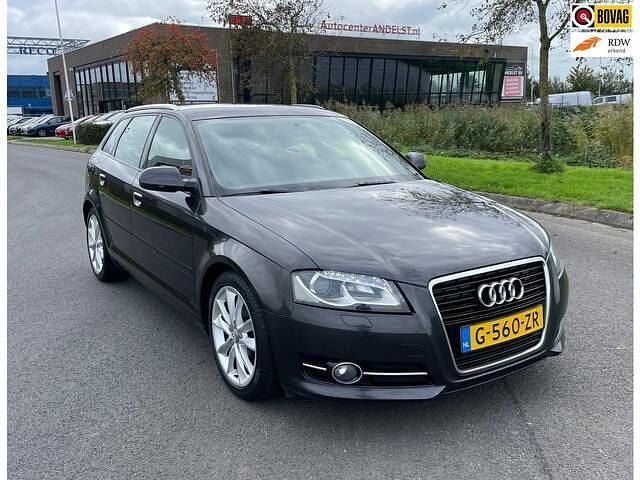 Grijs Occasion 2011 Audi A3 Sportback Ambition Hatchback | € 5.450 (Eerlijke prijs) - Afbeelding 1/4