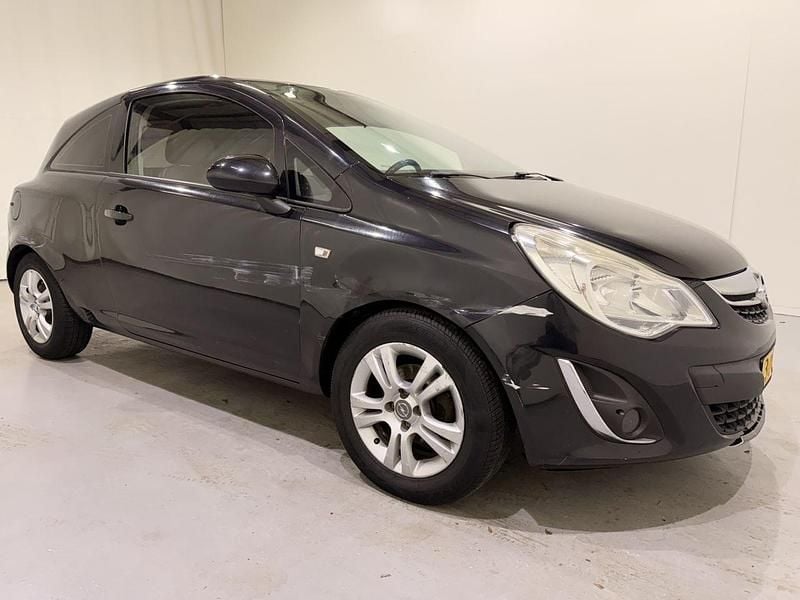 Zwart Occasion 2012 Opel Corsa Edition Hatchback | € 1.850 (Goede deal) - Afbeelding 1/4