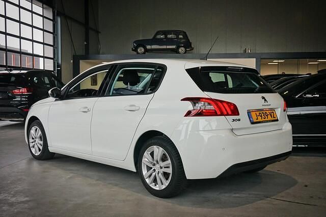 Occasion Peugeot 308 Active 110 PK (80 kW) 2020 Wit Hatchback