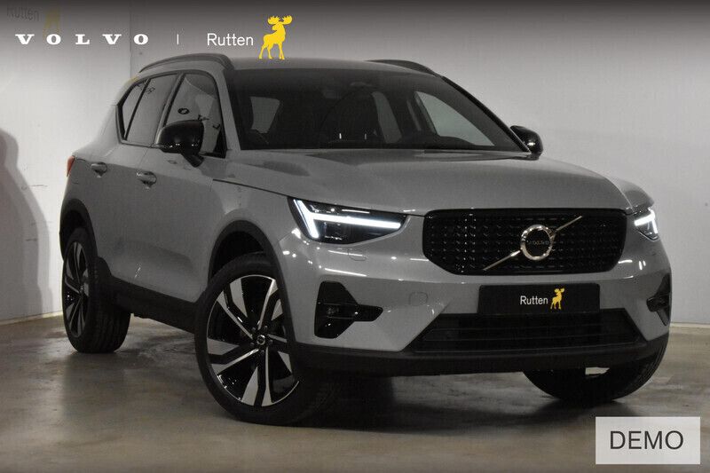 Grijs Occasion 2025 Volvo XC40 Plus SUV | € 44.840 (Iets duurder) - Afbeelding 1/4