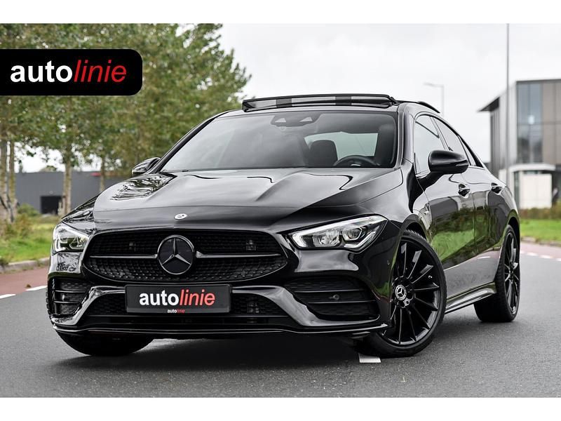 Zwart Gebruikt 2019 Mercedes CLA200 Business Sedan | € 33.799 (Iets duurder) - Afbeelding 1/2