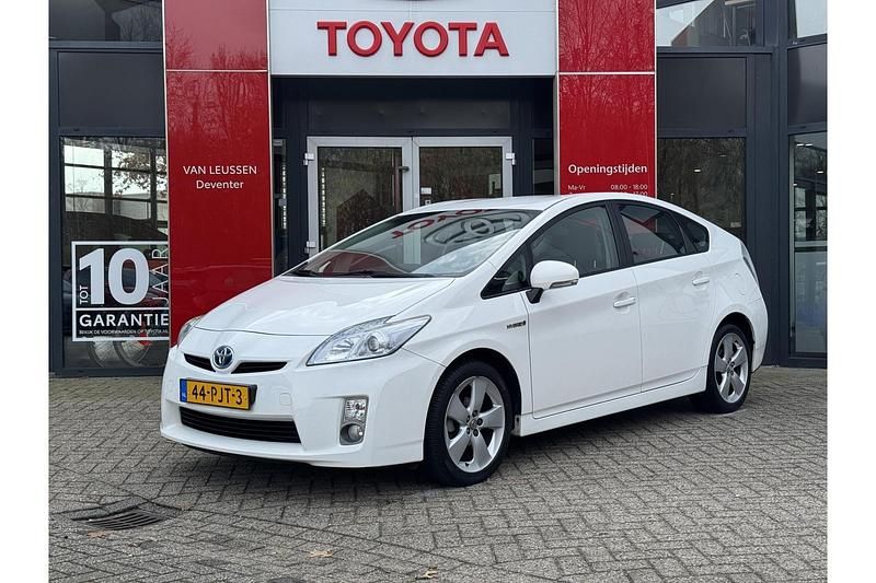 Wit Occasion 2011 Toyota Prius Comfort Hatchback | € 11.999 (Duur) - Afbeelding 1/1