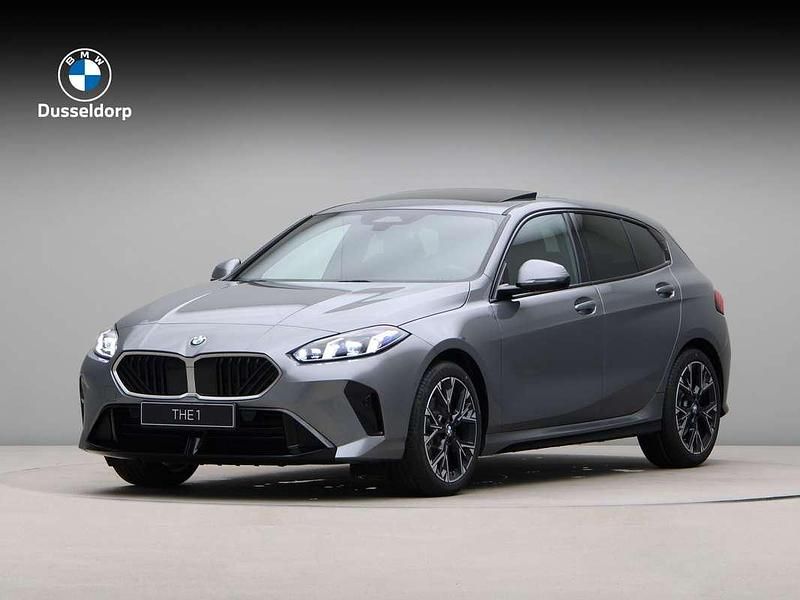Grijs Nieuw 2024 BMW 120 M Sport Hatchback | € 51.223 (Goede deal) - Afbeelding 1/4