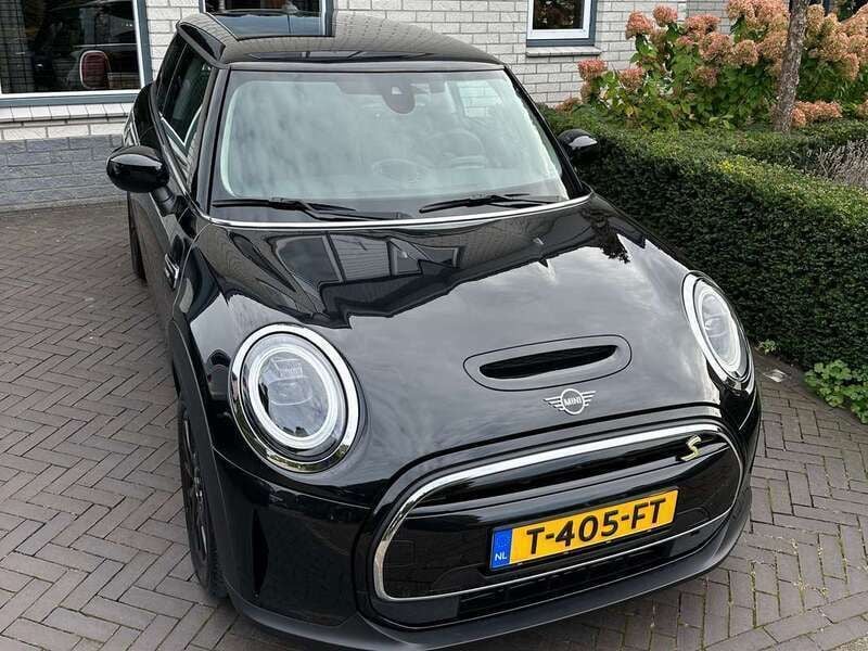 Zwart Gebruikt 2023 Mini Cooper SE Classic Hatchback | € 21.950 - Afbeelding 1/4