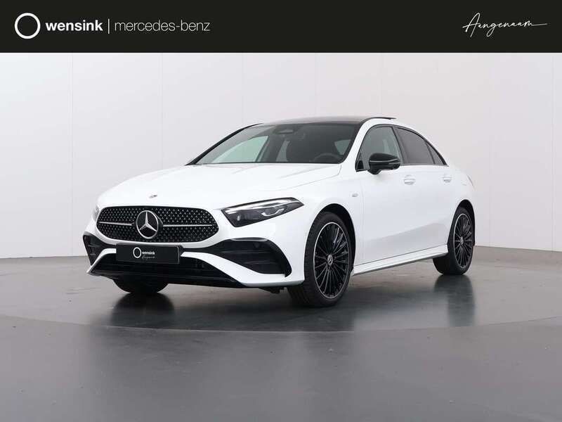 Wit Nieuw 2025 Mercedes A250 Business Sedan | € 51.709 (Iets duurder) - Afbeelding 1/4