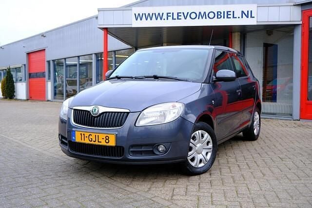 Grijs Occasion 2008 Skoda Fabia Ambiente Hatchback | € 2.950 (Eerlijke prijs) - Afbeelding 1/4