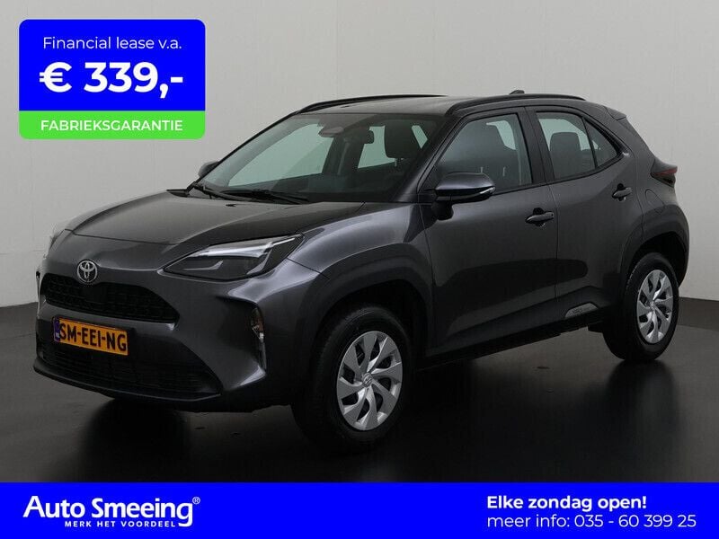 Grijs Gebruikt 2024 Toyota Yaris Cross Business Edition SUV | € 26.895 (Eerlijke prijs) - Afbeelding 1/4