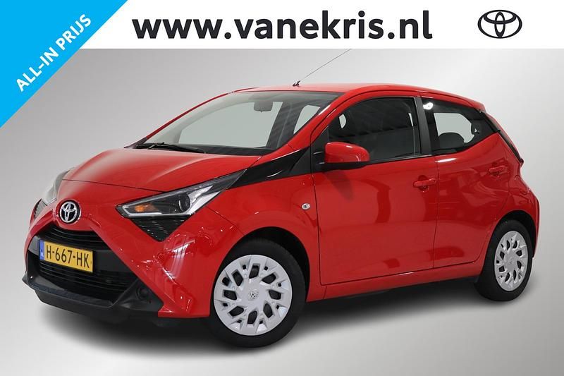 Rood Gebruikt 2020 Toyota Aygo X-play Hatchback | € 12.594 (Eerlijke prijs) - Afbeelding 1/4