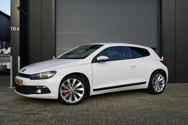 Wit Gebruikt 2009 VW Scirocco Highline Coupé | € 5.950 (Goede deal) - Afbeelding 1/4