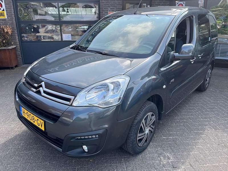 Grijs Occasion 2020 Citroën Berlingo MPV | € 10.500 - Afbeelding 1/4