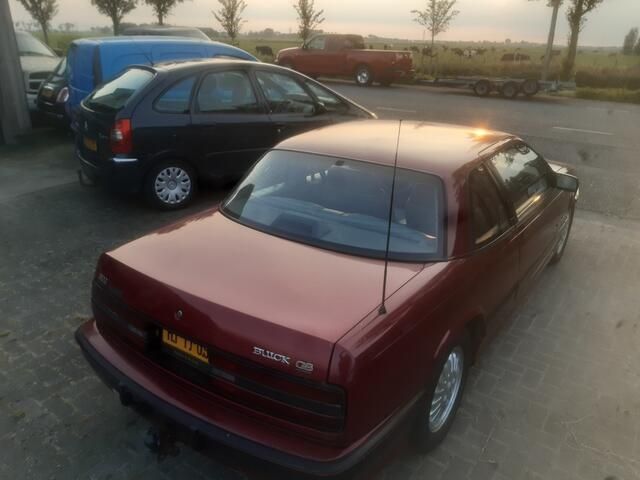 Rood Gebruikt 1992 Buick Regal | € 3.999 - Afbeelding 1/4