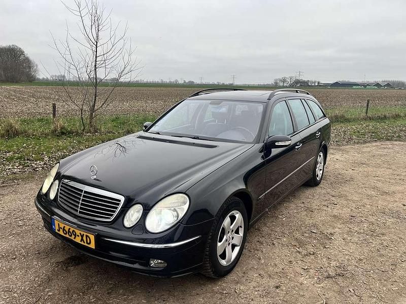 Occasion Mercedes E240 Avantgarde 177 PK (130 kW) 2004 Zwart Stationwagen