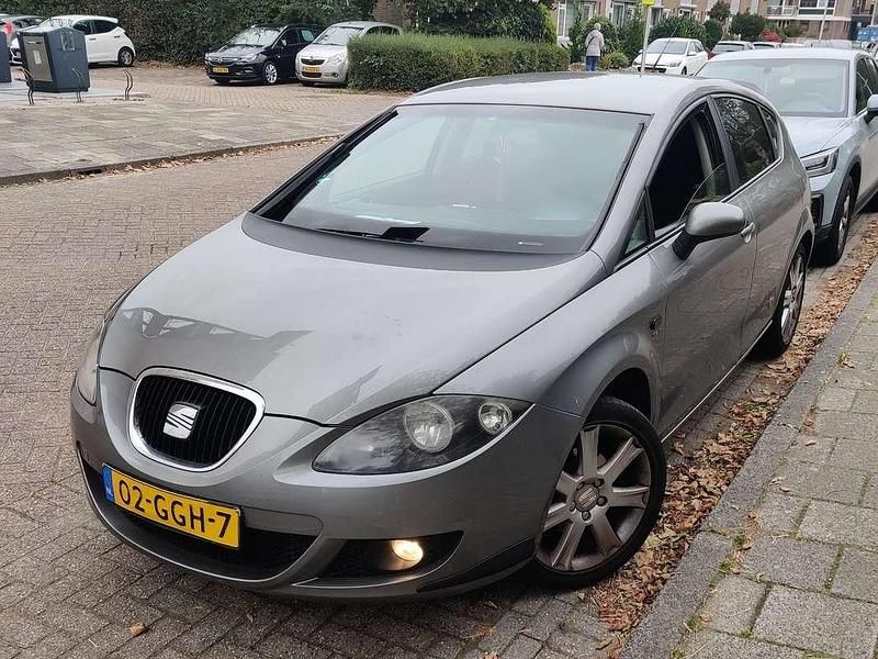Occasion Seat Leon 125 PK (91 kW) 2008 Grijs MPV