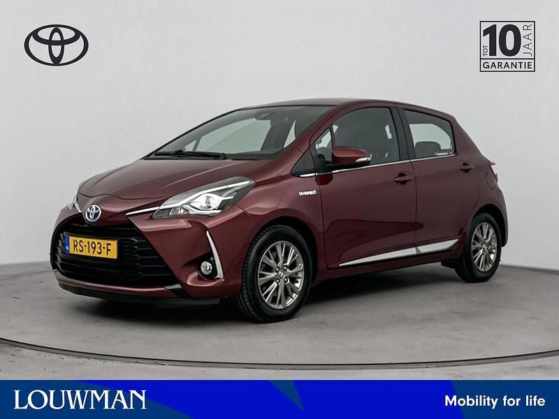Rood Gebruikt 2018 Toyota Yaris Hybrid Executive Hatchback | € 16.950 (Super prijs) - Afbeelding 1/4