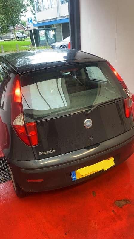 Occasion Fiat Punto 60 PK (44 kW) 2004 Zwart Hatchback