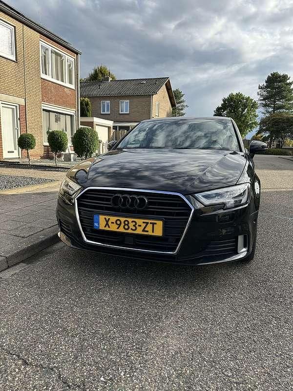 Zwart Gebruikt 2018 Audi A3 S-Line Hatchback | € 19.500 (Eerlijke prijs) - Afbeelding 1/4