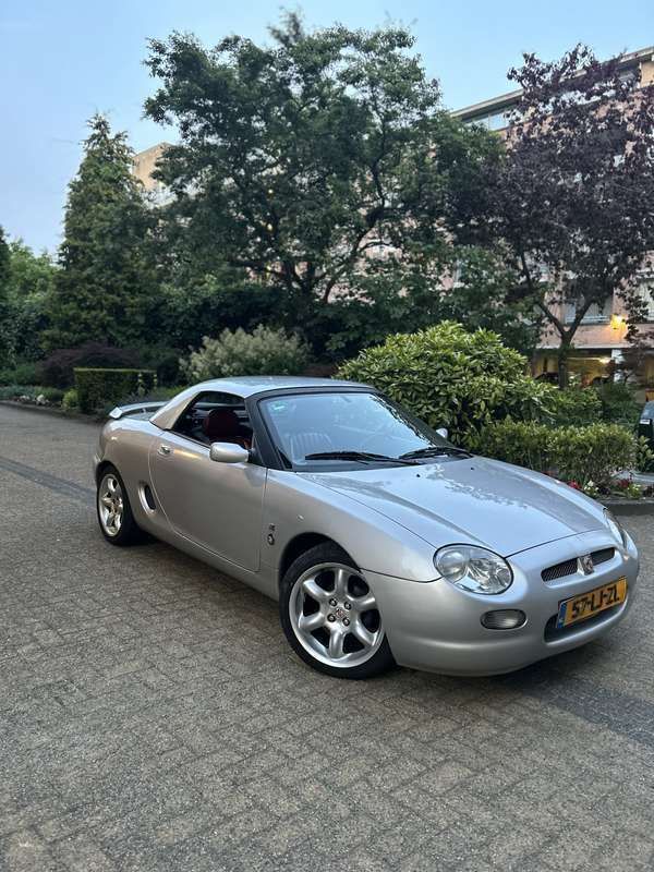 Grijs Gebruikt 1999 MG F Cabriolet | € 4.950 - Afbeelding 1/4