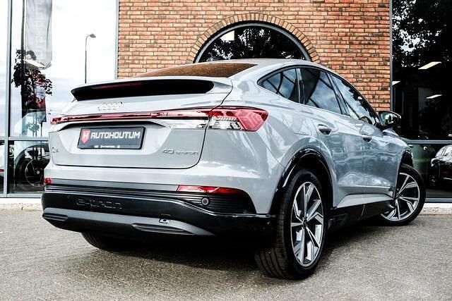 Grijs Gebruikt 2023 Audi Q4 Sportback e-tron SUV | € 38.995 - Afbeelding 1/4