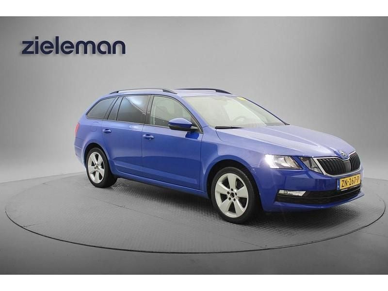 Blauw Occasion 2019 Skoda Octavia Ambition Stationwagen | € 11.845 (Super prijs) - Afbeelding 1/4