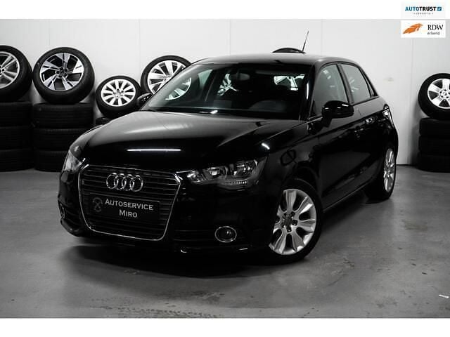 Zwart Occasion 2015 Audi A1 Sportback Ambition Hatchback | € 13.950 (Eerlijke prijs) - Afbeelding 1/4