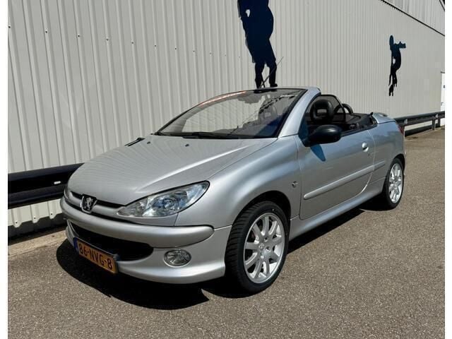 Grijs Gebruikt 2003 Peugeot 206 Cabriolet | € 1.995 (Eerlijke prijs) - Afbeelding 1/4
