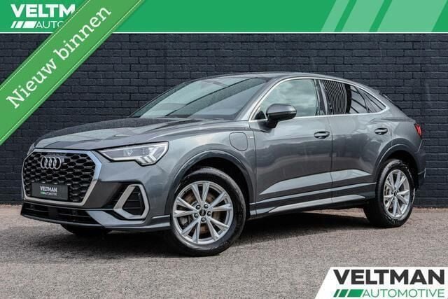 Grijs Gebruikt 2022 Audi Q3 Sportback S-Line SUV | € 30.945 - Afbeelding 1/4