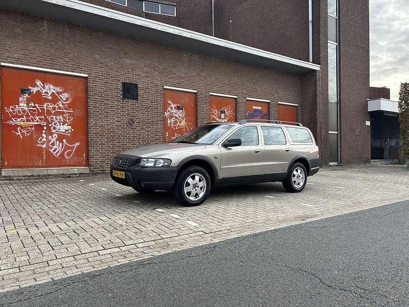 Beige Gebruikt 2001 Volvo V70 Stationwagen | € 6.500 - Afbeelding 1/4