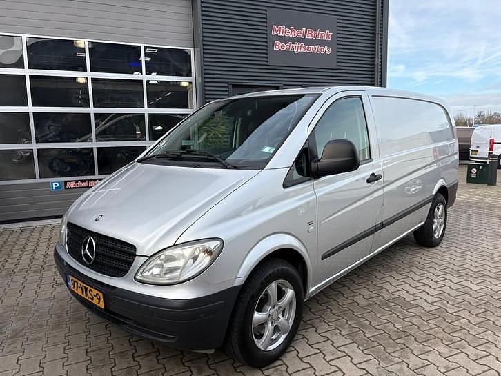 Zilver Occasion 2007 Mercedes 320 | € 7.950 (Duur) - Afbeelding 1/4