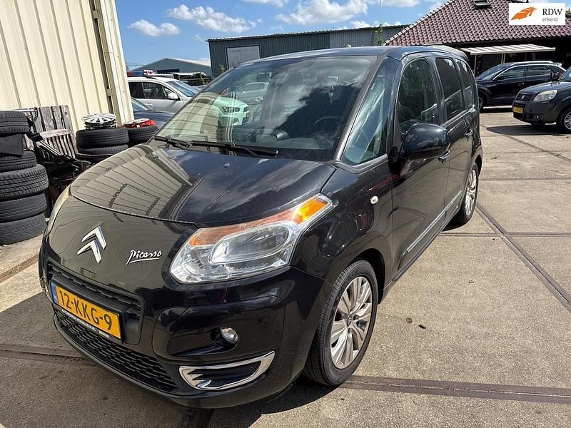 Zwart Occasion 2010 Citroën C3 Picasso Exclusive MPV | € 2.495 (Eerlijke prijs) - Afbeelding 1/4